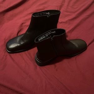 PERFECT CONDITION Easy Spirit Leather boots